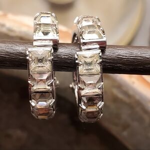 VINTAGE Silver Tone Princess Cut Crystal Hoop Clip On Earrings